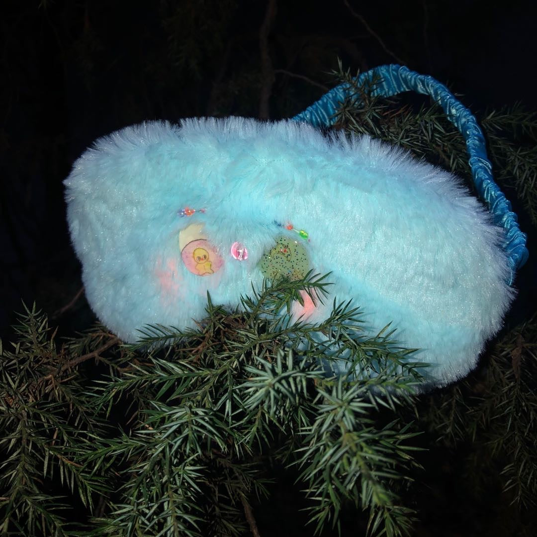 Whose eyes opened * Eye mask
