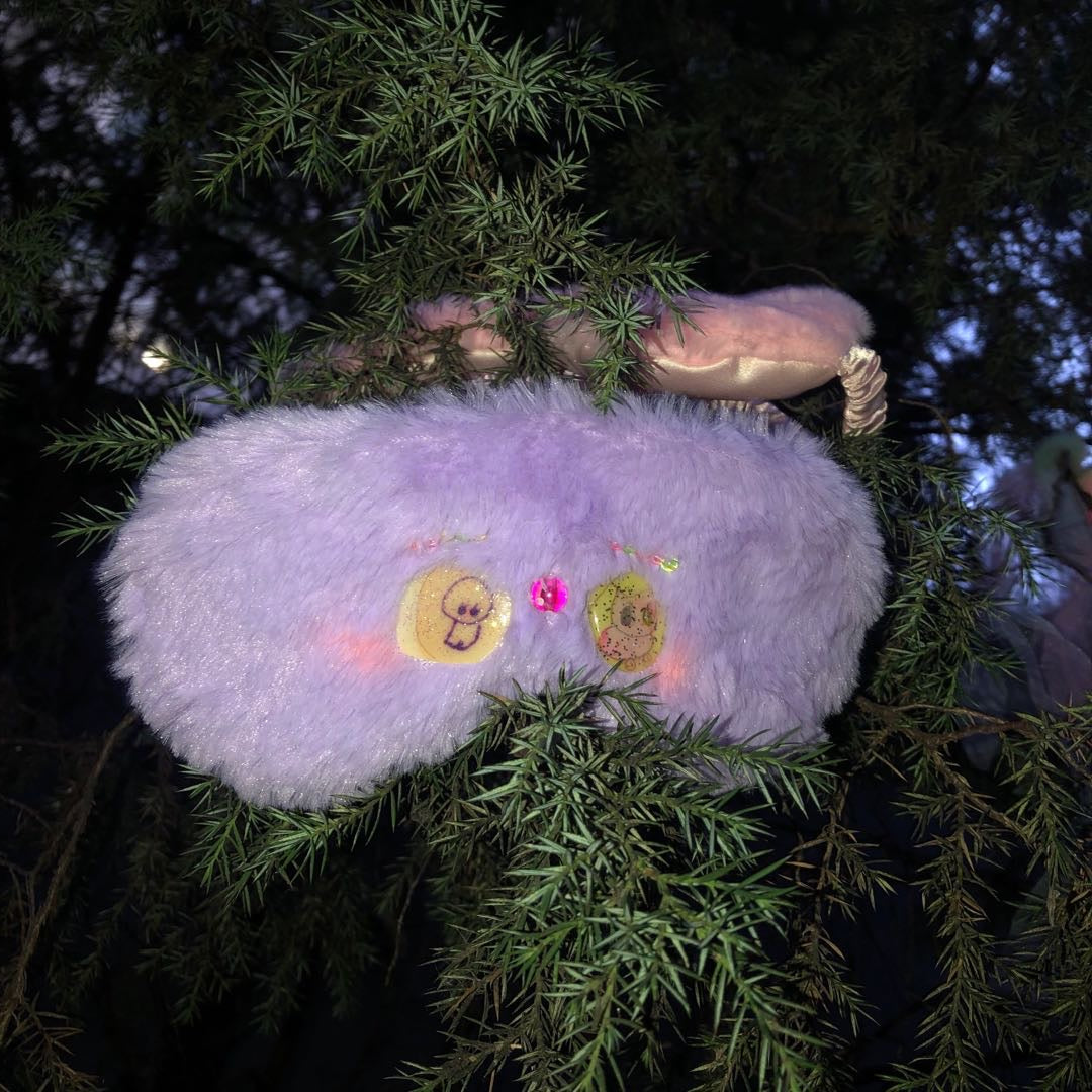Whose eyes opened * Eye mask
